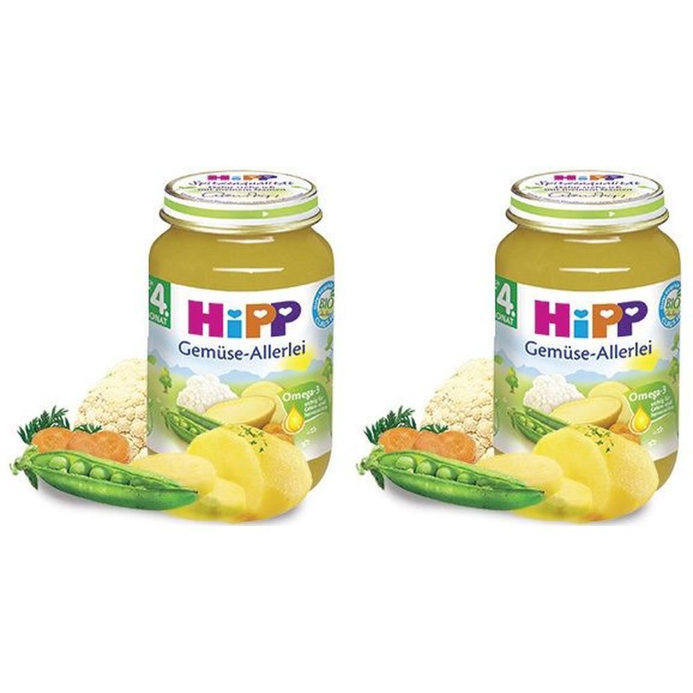 Zwei Gläser Hipp Gemüse-Allerlei ab dem 5. Monat. Aufschrift: 4 Monate+. Mit Gemüse und Omega-3-Öl. Deckel mit grünem Rand.