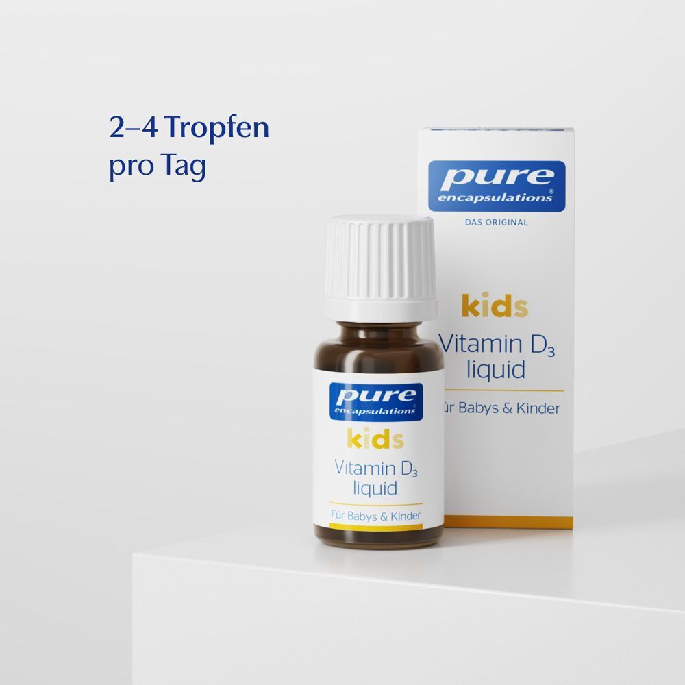 Eine Flasche Kids Vitamin D3 liquid und Verpackung. Text: 2-4 Tropfen pro Tag. Logo: pure encapsulations.
