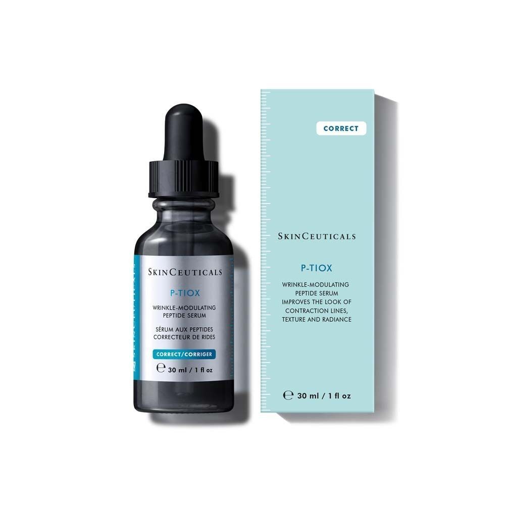 SkinCeuticals P-TIOX Serum-Flasche und Verpackung. Flasche mit schwarzer Pipette. Blaue Verpackung mit Produktinformationen.