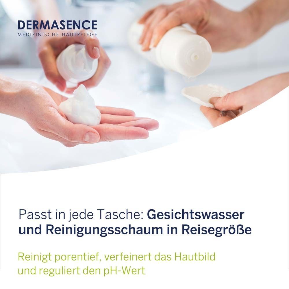 Hände halten eine weiße Flasche und ein Wattepad. Schaum wird aus der Flasche gedrückt. Text: Gesichtswasser und Reinigungsschaum in Reisegröße.