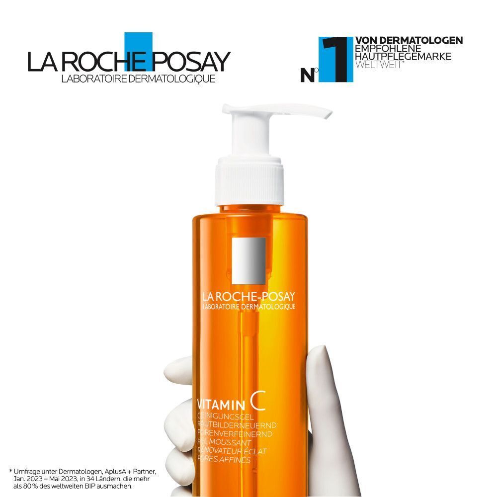 Eine Flasche Reinigungsgel mit Dosierpumpe. Logo La Roche-Posay. Text: Von Dermatologen empfohlene Hautpflegemarke weltweit. Hand hält Flasche.