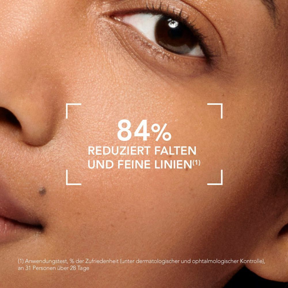 Nahaufnahme eines Gesichts. Text: 84% reduziert Falten und feine Linien. Text darunter: Anwendungstest unter dermatologischer Kontrolle.