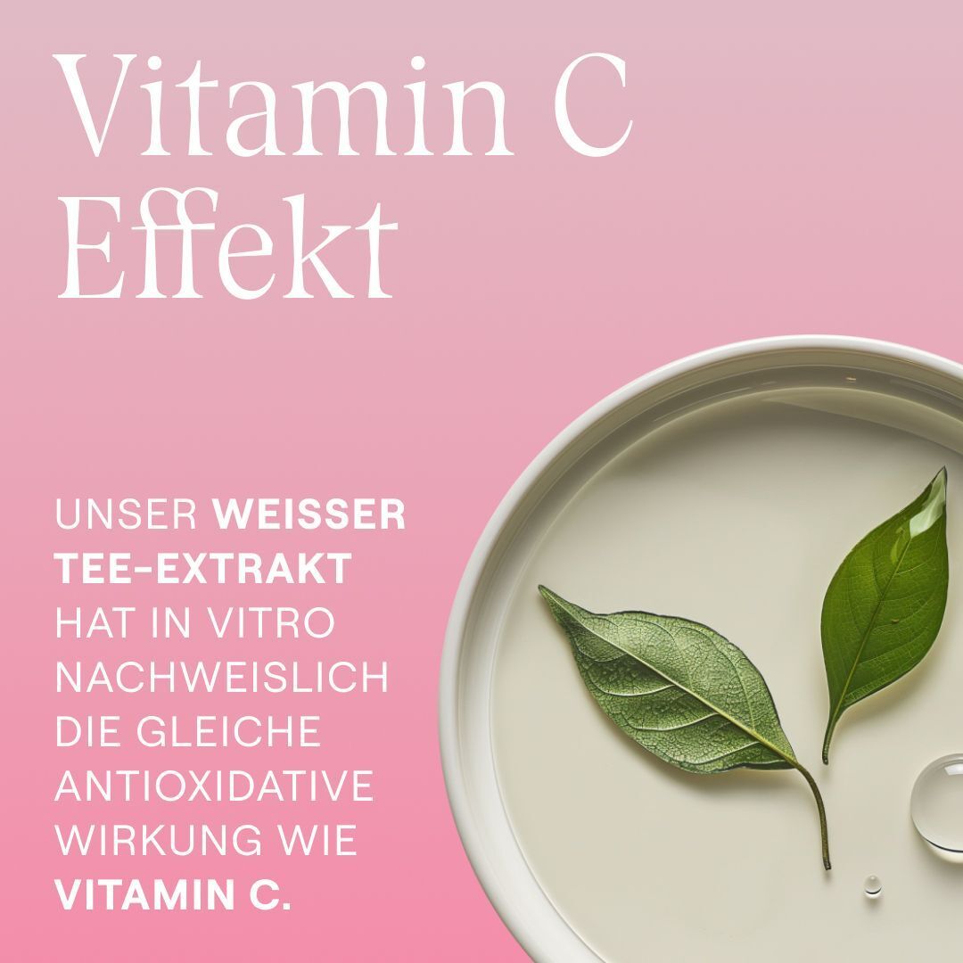 Zwei grüne Blätter und eine Flüssigkeit auf weißem Untergrund. Text: Vitamin C Effekt. Text: Unser weißer Tee-Extrakt hat in vitro nachweislich die gleiche antioxidative Wirkung wie Vitamin C.