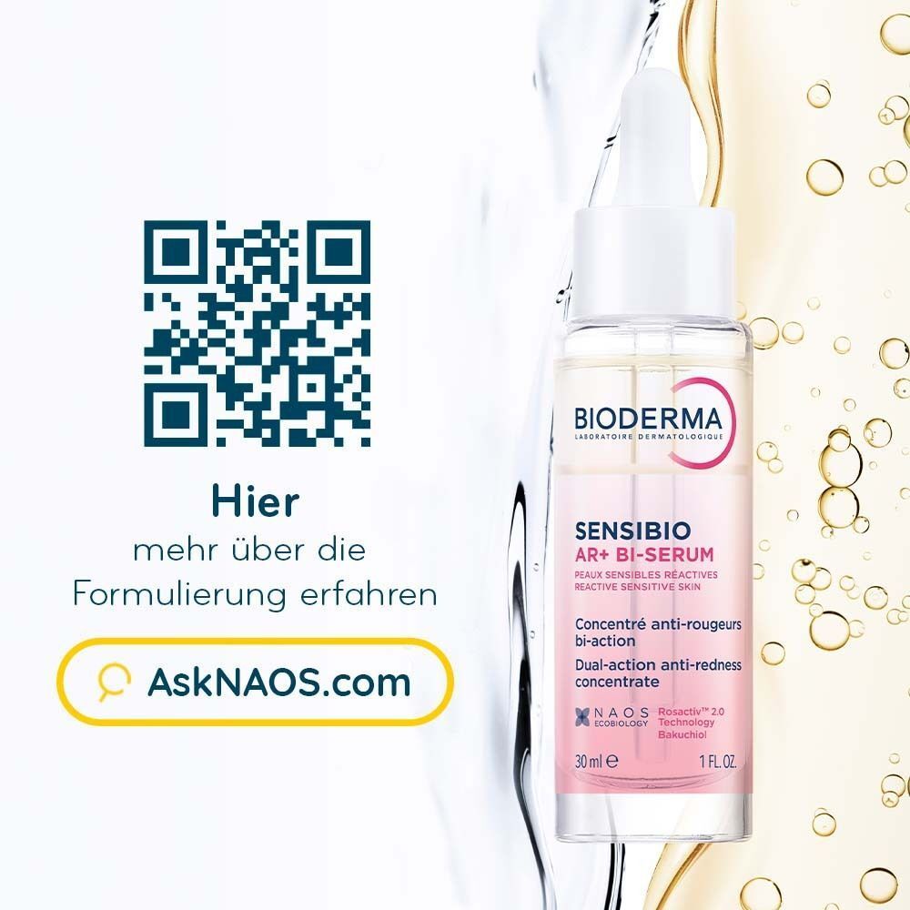 Sensibio AR+ Bi-Serum Flasche mit QR-Code und AskNAOS.com. Hintergrund mit Wasser.