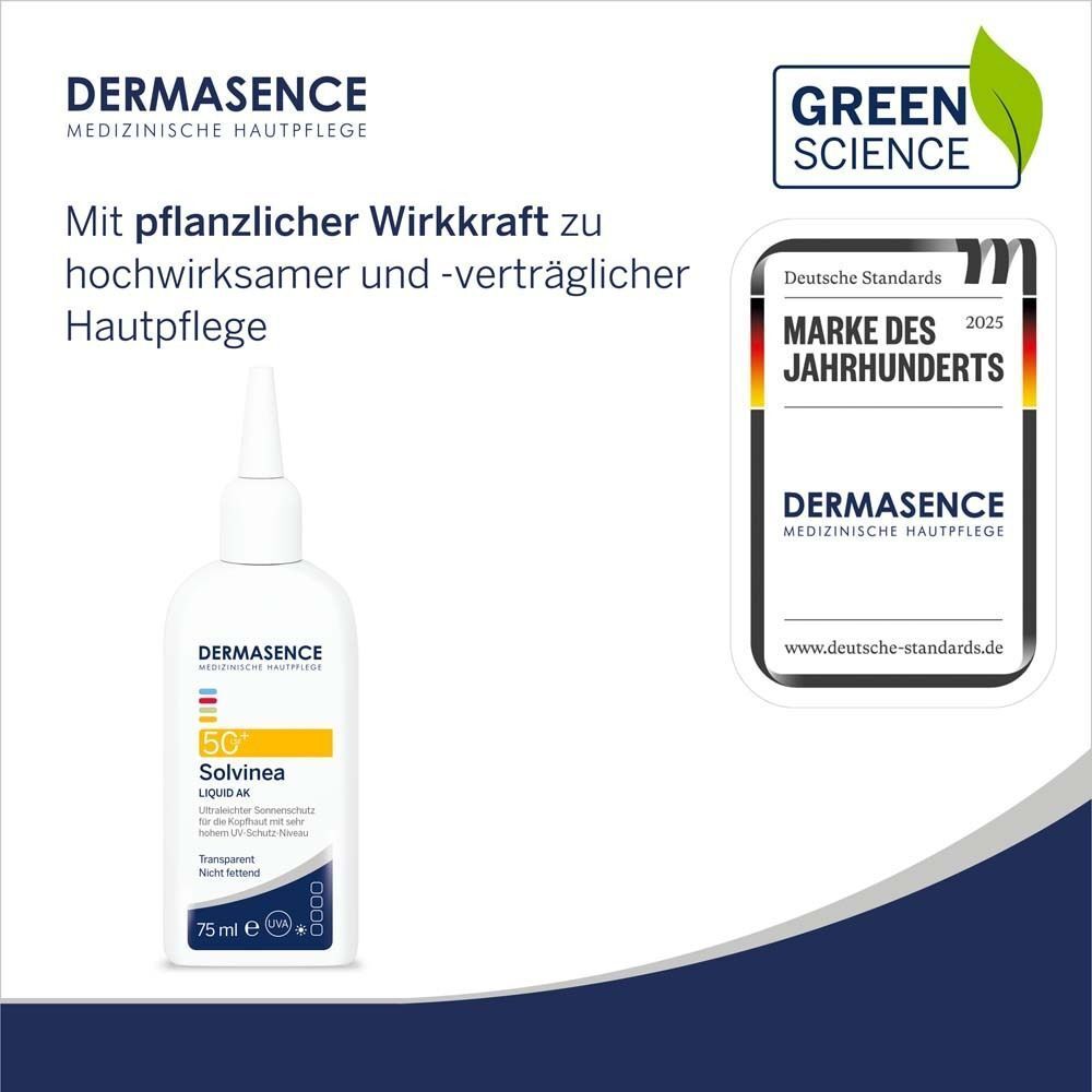Weiße Flasche mit Kopfhaut-Sonnenschutz. Auf der Flasche steht: DERMASENCE Solvinea Liquid AK LSF 50+. Ein grünes Label mit dem Text 'GREEN SCIENCE' ist ebenfalls zu sehen.