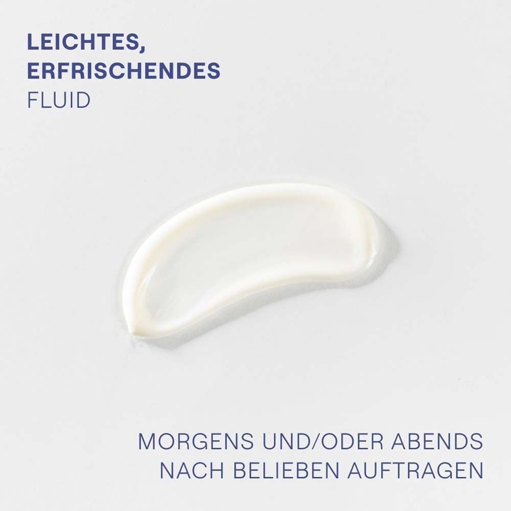 Weleda Iris Feuchtigkeitscreme. Klecks Creme auf weißem Hintergrund. Text: Morgens und/oder abends nach Belieben auftragen.