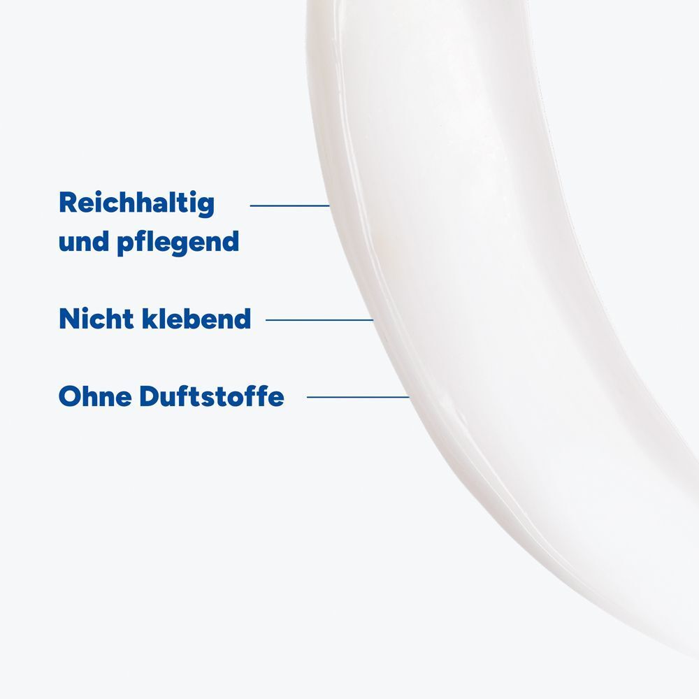 Nahaufnahme einer Creme. Text: Reichhaltig und pflegend. Nicht klebend. Ohne Duftstoffe.