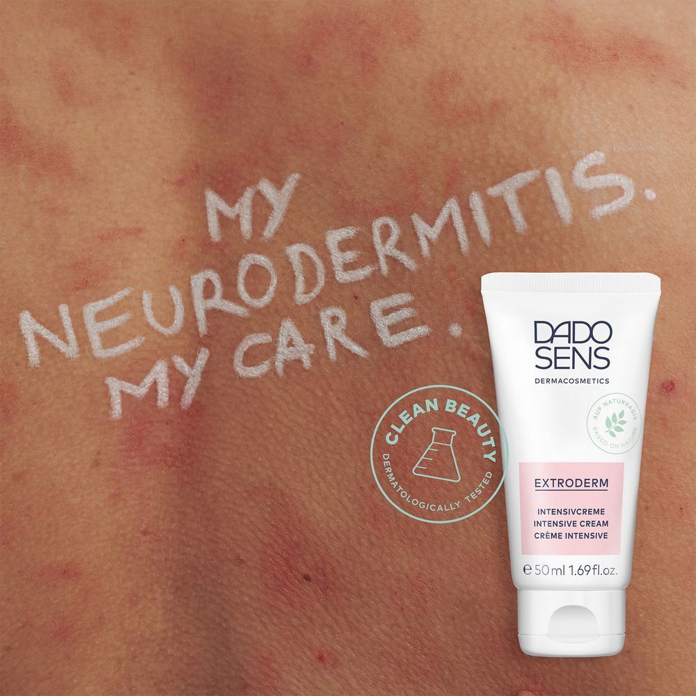Haut mit Neurodermitis und einer Tube DADO SENS Extroderm Intensivcreme.