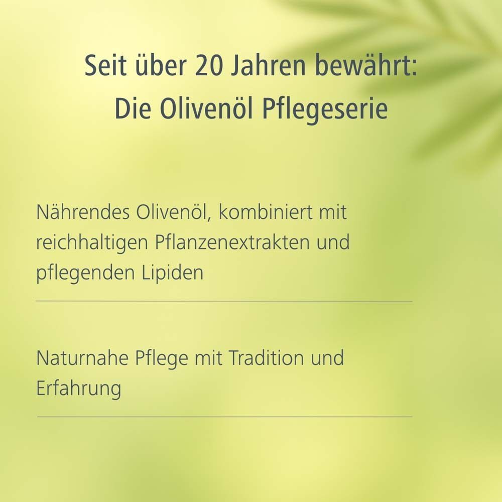 Text auf grünem Hintergrund. Text: Seit über 20 Jahren bewährt: Die Olivenöl Pflegeserie. Nährendes Olivenöl, kombiniert mit reichhaltigen Pflanzenextrakten und pflegenden Lipiden.