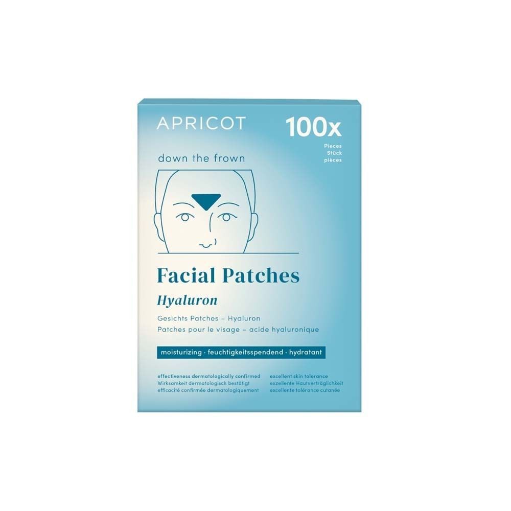 Eine Packung mit Gesichtspflastern. Aufdruck: APRICOT, Facial Patches Hyaluron, 100x. Blaue Verpackung.