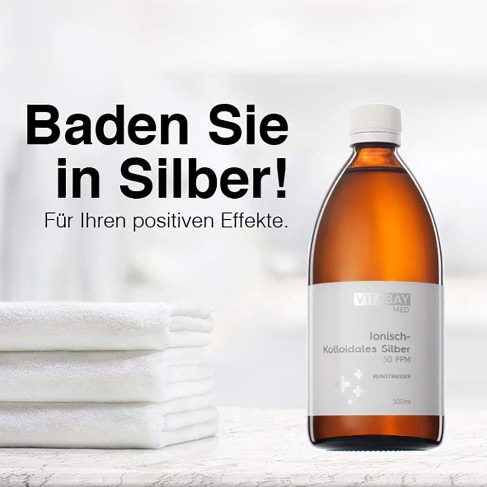 Braune Flasche mit weißem Etikett und Handtüchern. Text: Baden Sie in Silber! Für Ihren positiven Effekt.