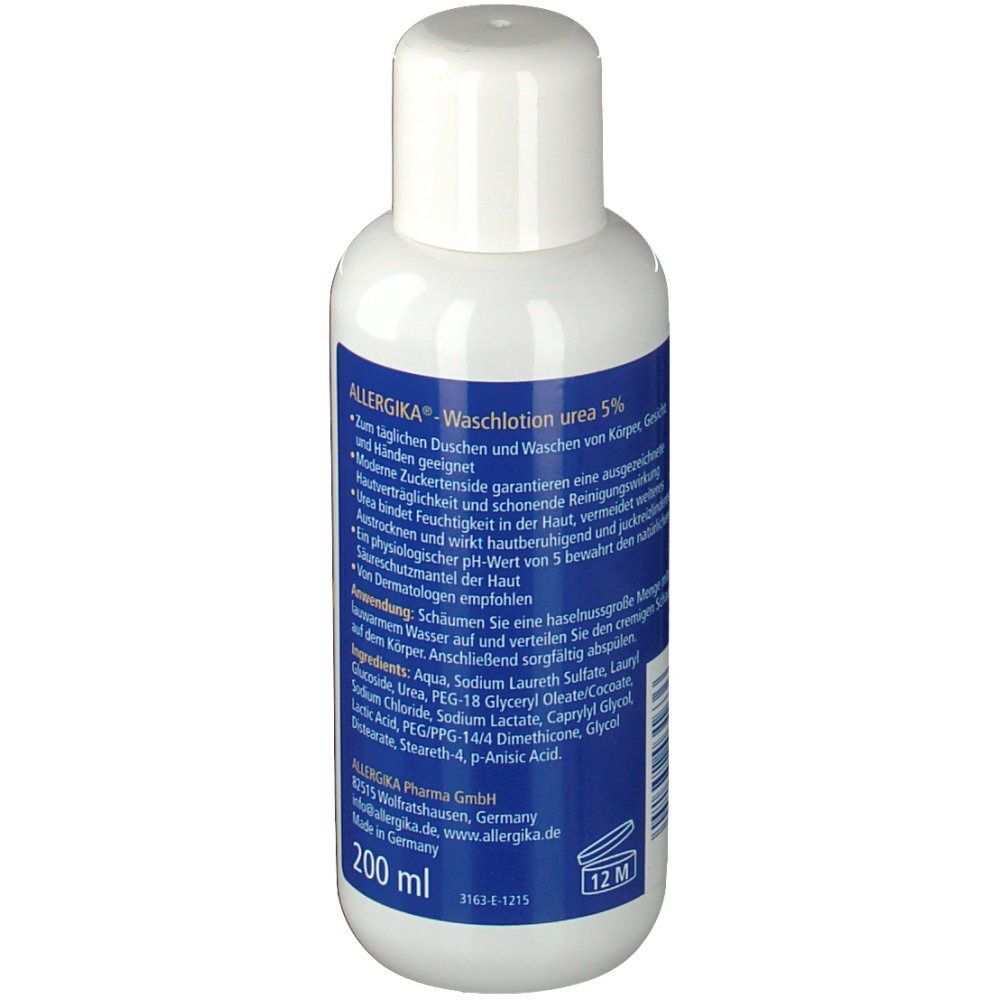 Weiße Flasche ALLERGIKA® Waschlotion Urea 5% mit blauem Etikett und weißem Deckel. Rückseite mit Text und Inhaltsstoffen.