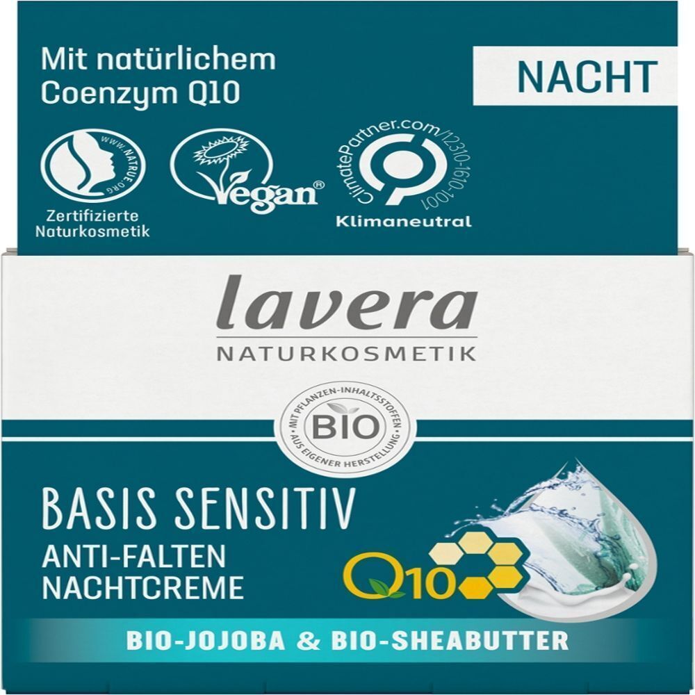 Verpackung mit Aufschrift: lavera NATURKOSMETIK. BASIS SENSITIV ANTI-FALTEN NACHTCREME. Vegan-Siegel. Bio-Zertifizierung.