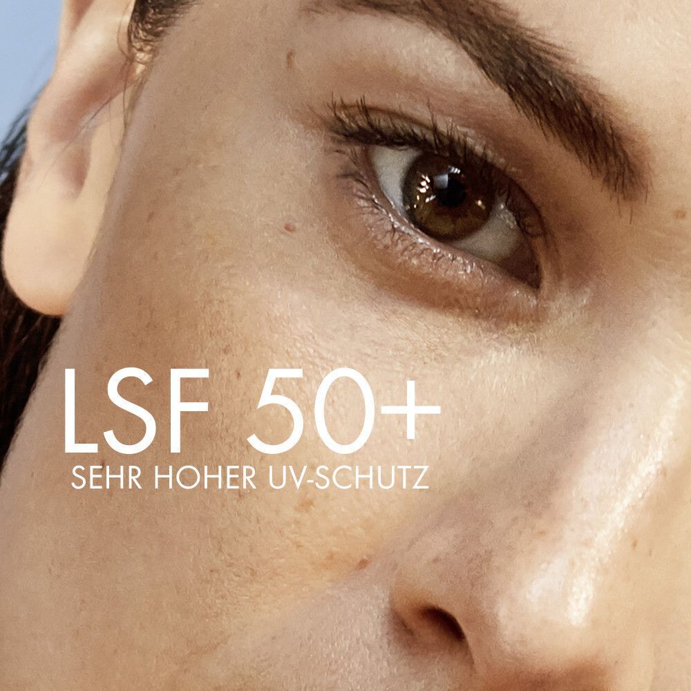 Nahaufnahme eines Auges und Haut. Text: LSF 50+ und Sehr hoher UV-Schutz.