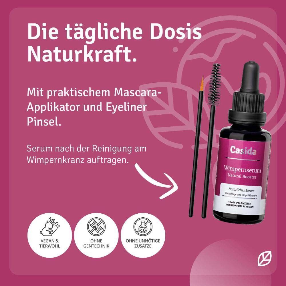 Produktflasche, Applikatoren. Text: Casida, Wimpernserum. Vegan & Tierwohl, Ohne Gentechnik, Ohne unnötige Zusätze. Anwendung: Serum am Wimpernkranz auftragen.