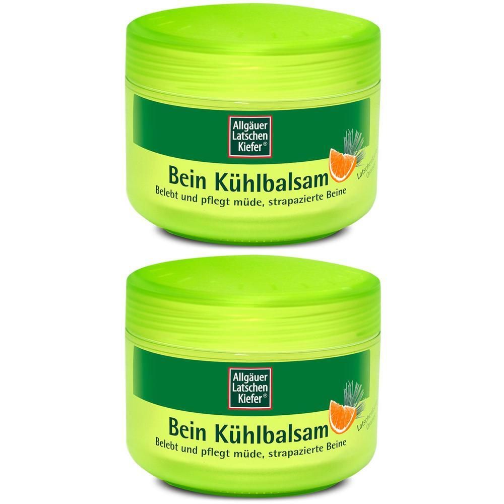 Zwei grüne Tiegel mit Deckel. Aufschrift: Bein Kühlbalsam. Marke: Allgäuer Latschen Kiefer. Text: Belebt und pflegt müde, strapazierte Beine.