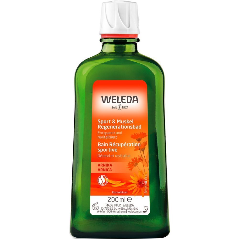 Grüne Flasche mit weißem Verschluss und orangefarbenem Etikett. Aufschrift: WELEDA, Sport & Muskel Regenerationsbad, Arnika. 200 ml.