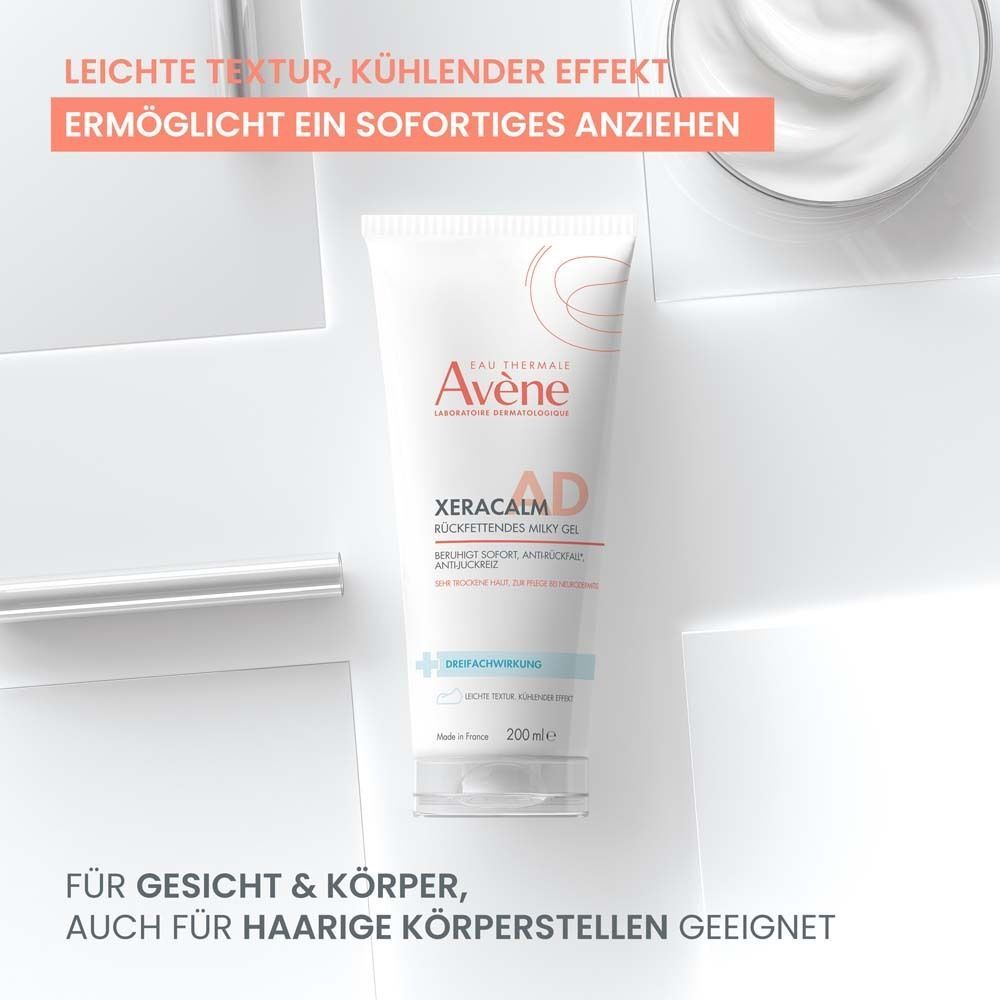 XeraCalm A.D Milky Gel Tube. Weiß, mit blauer und roter Schrift. Text: Leichte Textur, kühlender Effekt. Marke: Eau Thermale Avène.