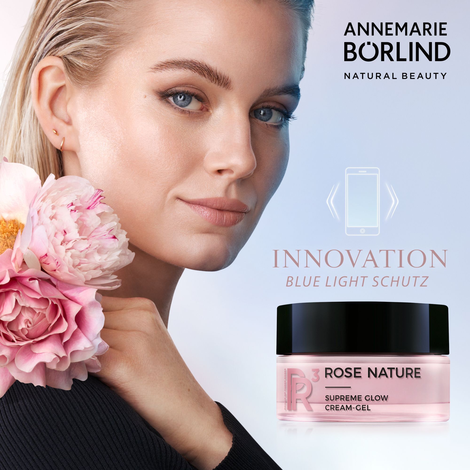 Frau mit Rosen neben einem Tiegel ANNEMARIE BÖRLIND Rose Nature Supreme Glow Cream-Gel.