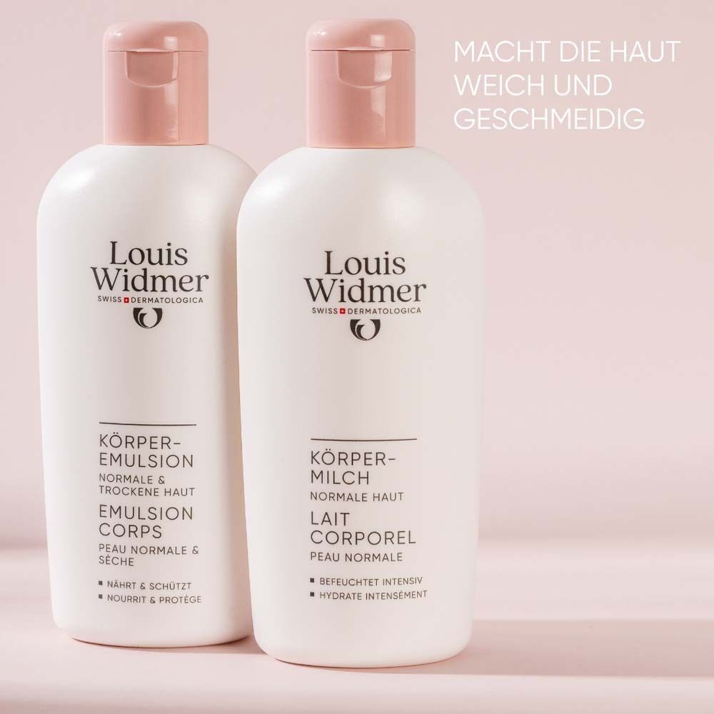 Zwei weiße Flaschen Louis Widmer Körpermilch. Aufschrift: Körpermilch, Normale Haut, Lait Corporel, Peau Normale. Text: Macht die Haut weich und geschmeidig.