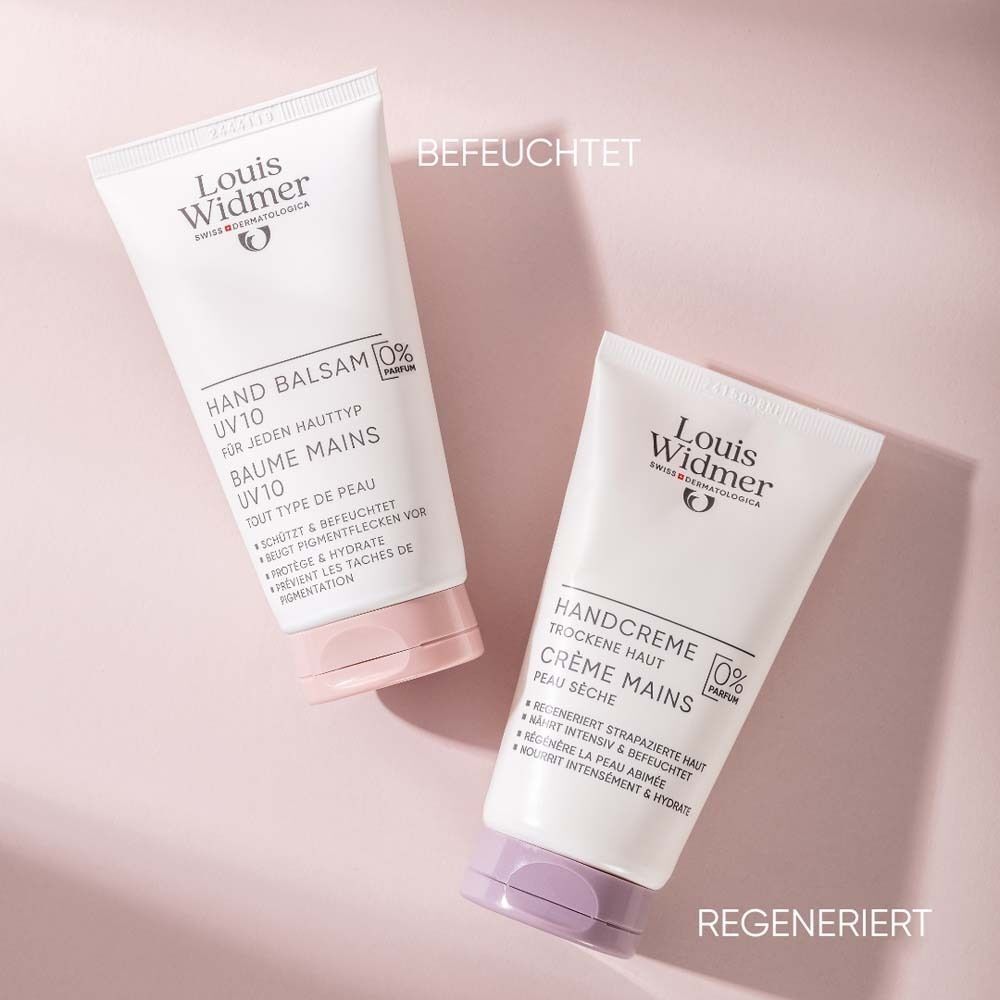 Zwei Tuben Handcreme. Aufschrift: Louis Widmer, Handcreme und Handbalsam UV10, 0% Parfum. Rosa und lila Verschlüsse.