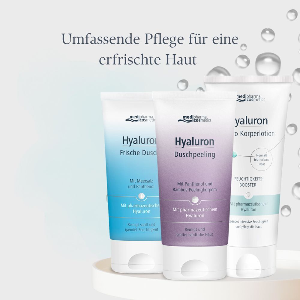 Drei Tuben HYALURON-Produkte. Links: Frische Dusche. Mitte: Duschpeeling. Rechts: Körperlotion. Marke: medipharma cosmetics. Text: Hyaluron.