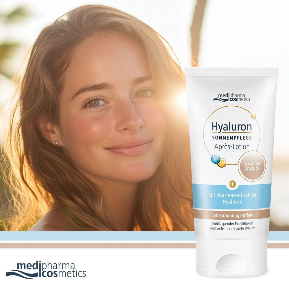 Frau am Strand mit Après-Lotion. Weiße Tube mit blauer und goldener Beschriftung. Produktname: Hyaluron Sonnenpflege Après-Lotion. Marke: medipharma cosmetics.