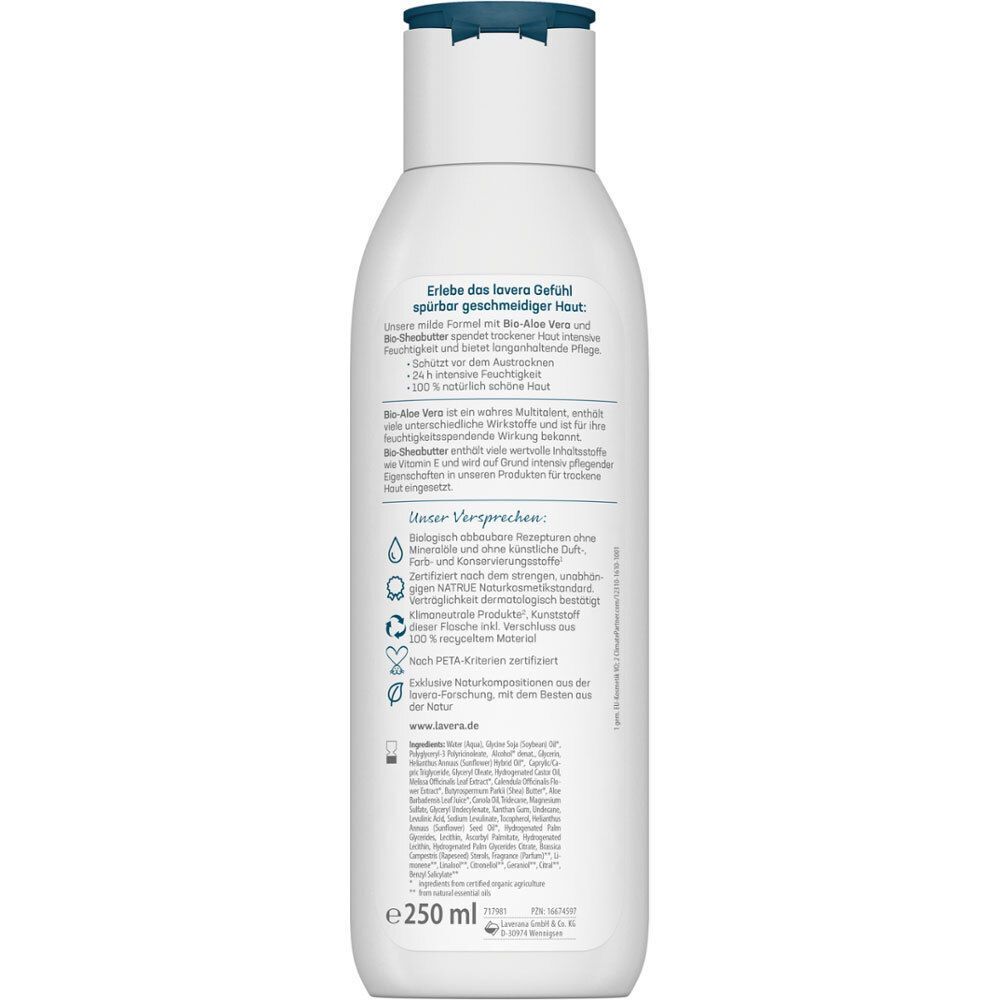Rückseite einer Flasche Body Milk. Weißes Etikett mit Text und Zutatenliste. Vegan-Siegel. Flasche mit blauem Deckel.