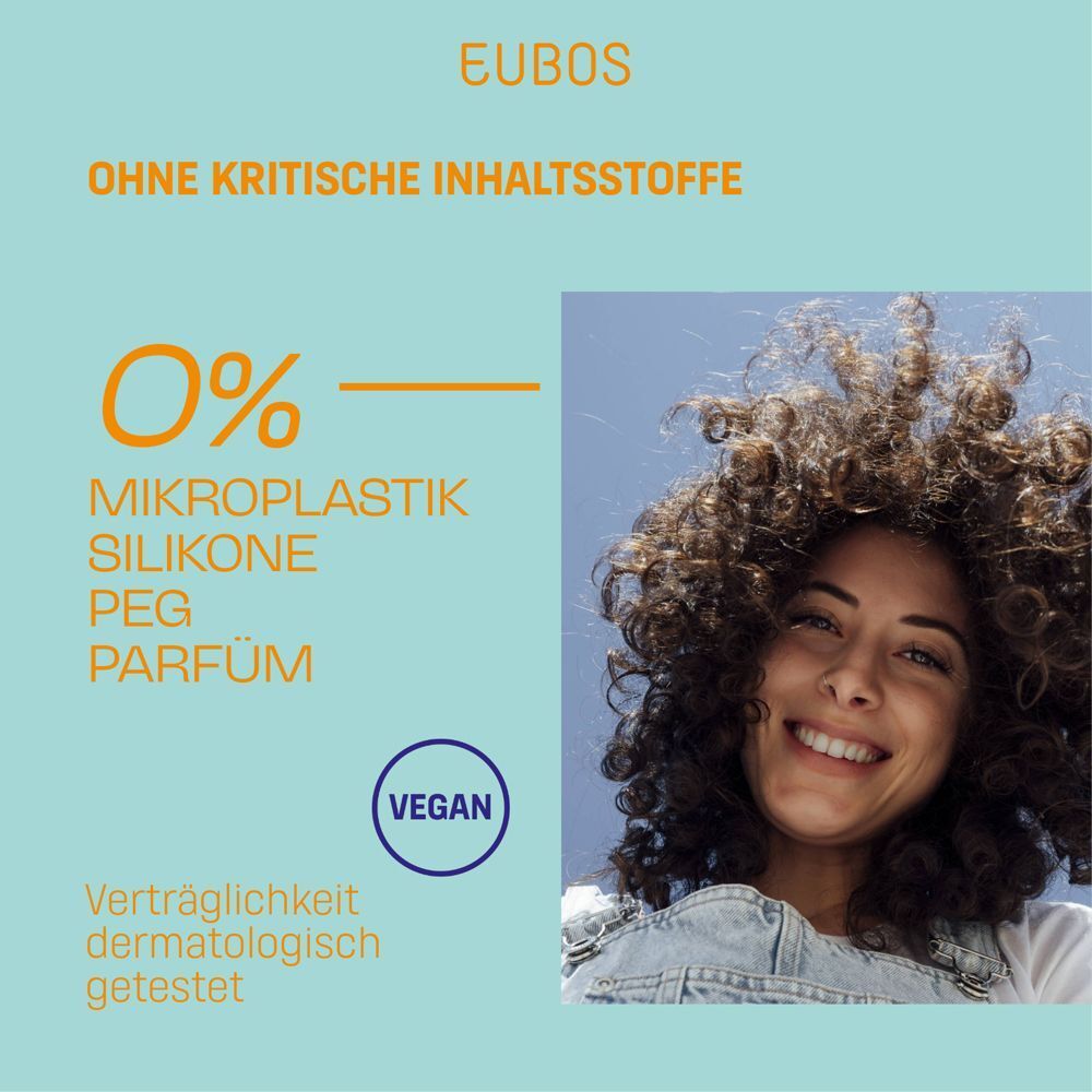 Frau mit Locken. Text: 0% Mikroplastik, Silikone, PEG, Parfum. Vegan. Dermatologisch getestet. EUBOS Logo.