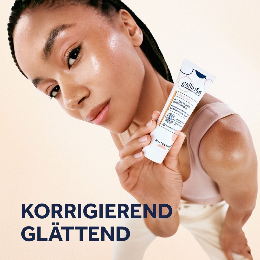 Person hält eine Tube. Text: KORRIGIEREND GLÄTTEND. Marke: gallinée.