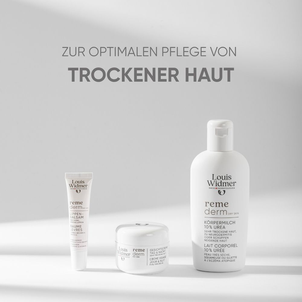 Drei Produkte: Lippenbalsam, Creme, Körperlotion. Marke: Louis Widmer, Produkt: Remederm. Weiße Verpackungen.