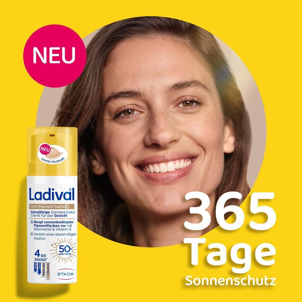 Frau lächelt. LADIVAL Anti-Pigment getönte Sonnencreme. Gelbe Kappe, weißer Behälter. Text: 365 Tage Sonnenschutz.