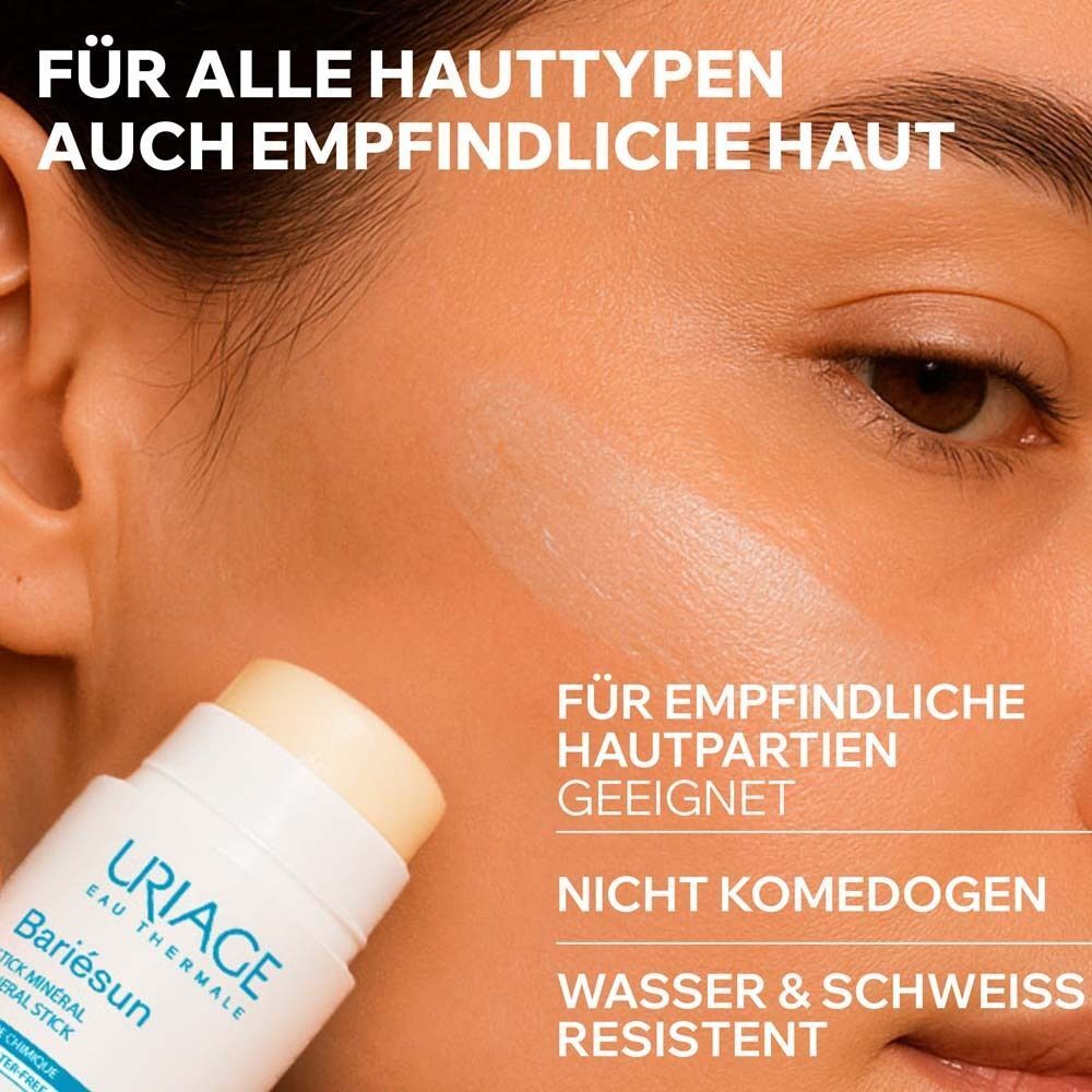 Nahaufnahme einer Person, die den Stick auf die Haut aufträgt. Text: Für alle Hauttypen, auch empfindliche Haut. Nicht komedogen.