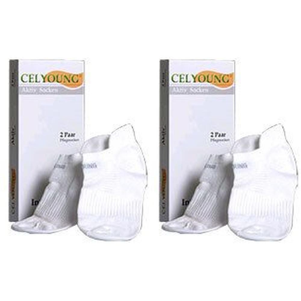 Zwei Paar weiße CELYOUNG® Aktiv Socken mit Verpackung. Aufschrift: 2 Paar, Aktiv Socken, Magneten.