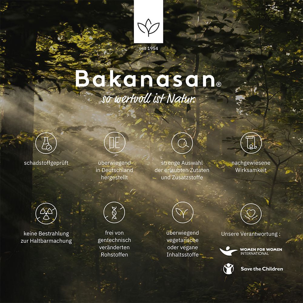 Bakanasan Logo und Siegel für 'so wertvoll ist Natur' in Waldkulisse.