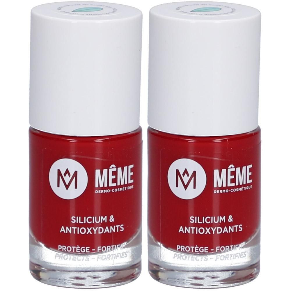 Zwei Flaschen roter Nagellack. Aufschrift: MÊME, SILICIUM & ANTIOXYDANTS. Schützt und stärkt die Nägel.
