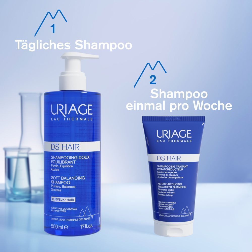 Zwei Uriage DS Hair Shampoos. Ein großes Shampoo und eine kleine Tube. Text: „Tägliches Shampoo“ und „Shampoo einmal pro Woche“.