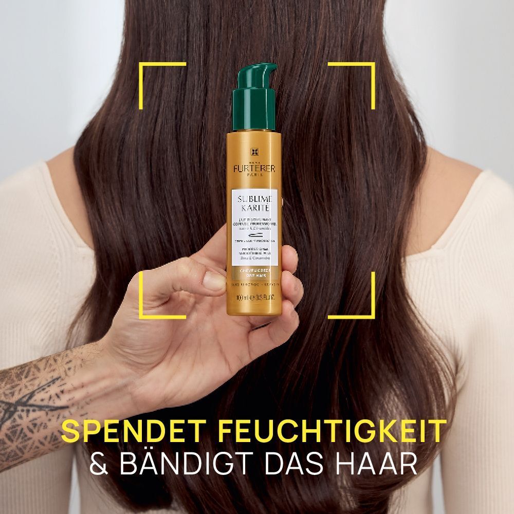 Eine Hand hält eine Flasche FURTERER Sublime Karité Milch. Text: Spendet Feuchtigkeit & bändigt das Haar. Hintergrund: Haare.