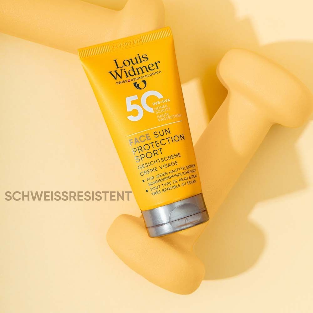 Gelbe Tube Sonnencreme. Aufschrift: Face Sun Protection Sport 50. Marke: Louis Widmer. Text: Schweissresistent.