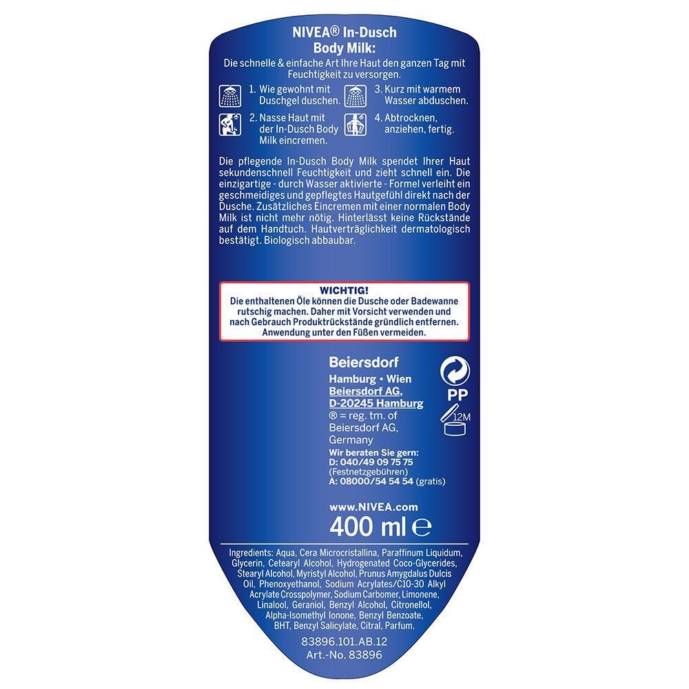 Rückseite einer blauen Flasche NIVEA In-Dusch Body Milk. Text: Anwendung, Inhaltsstoffe, Herstelleradresse, 400 ml. Recycling-Symbol.