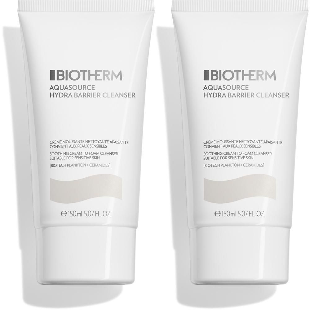 Zwei weiße Tuben mit schwarzem Schriftzug. Aufschrift: Biotherm Aquasource Hydra Barrier Cleanser. Creme für empfindliche Haut.