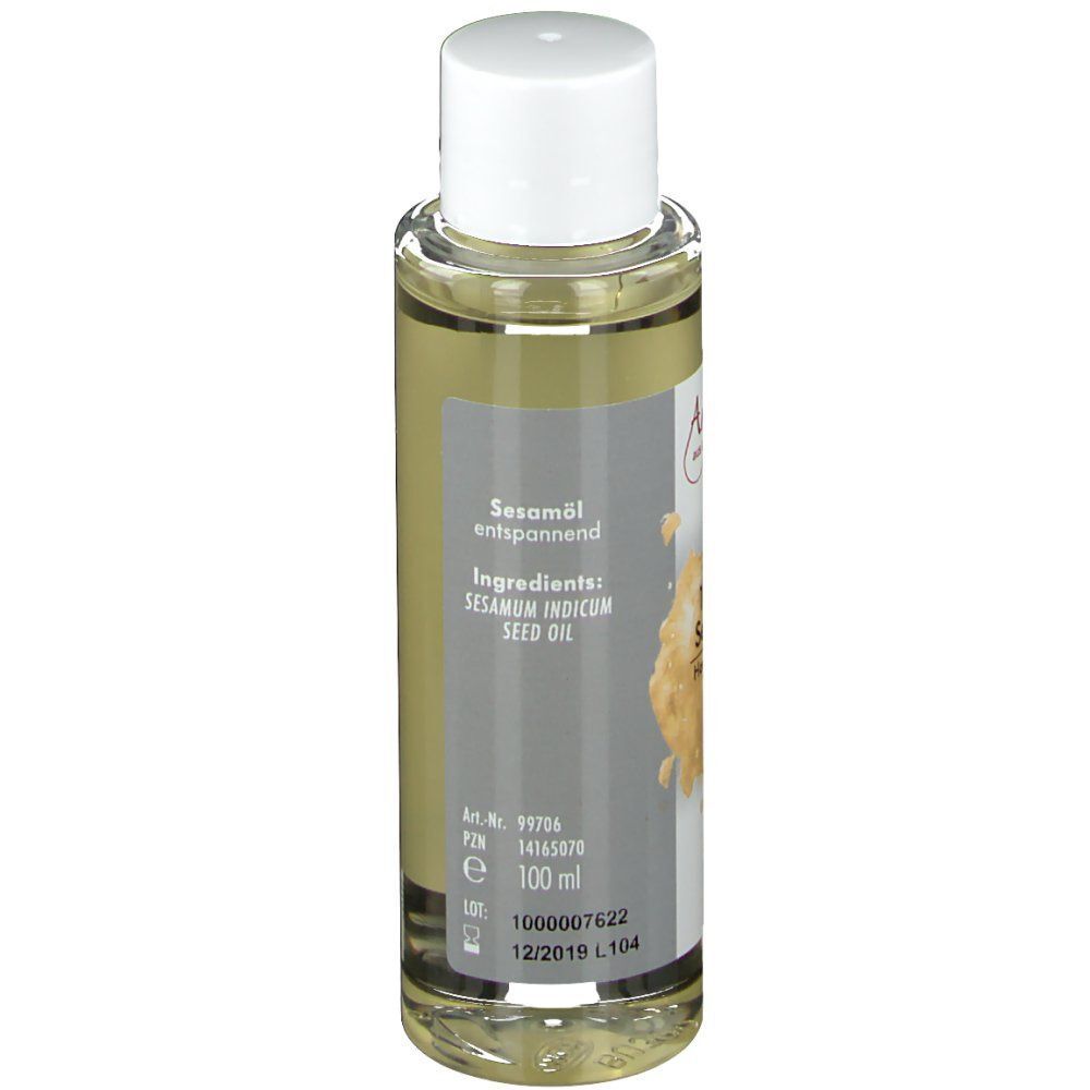 Hautpflegeöl-Flasche. Aufschrift: Sesamöl entspannend, Zutaten: Sesamum Indicum Seed Oil. Transparente Flasche mit weißem Verschluss.
