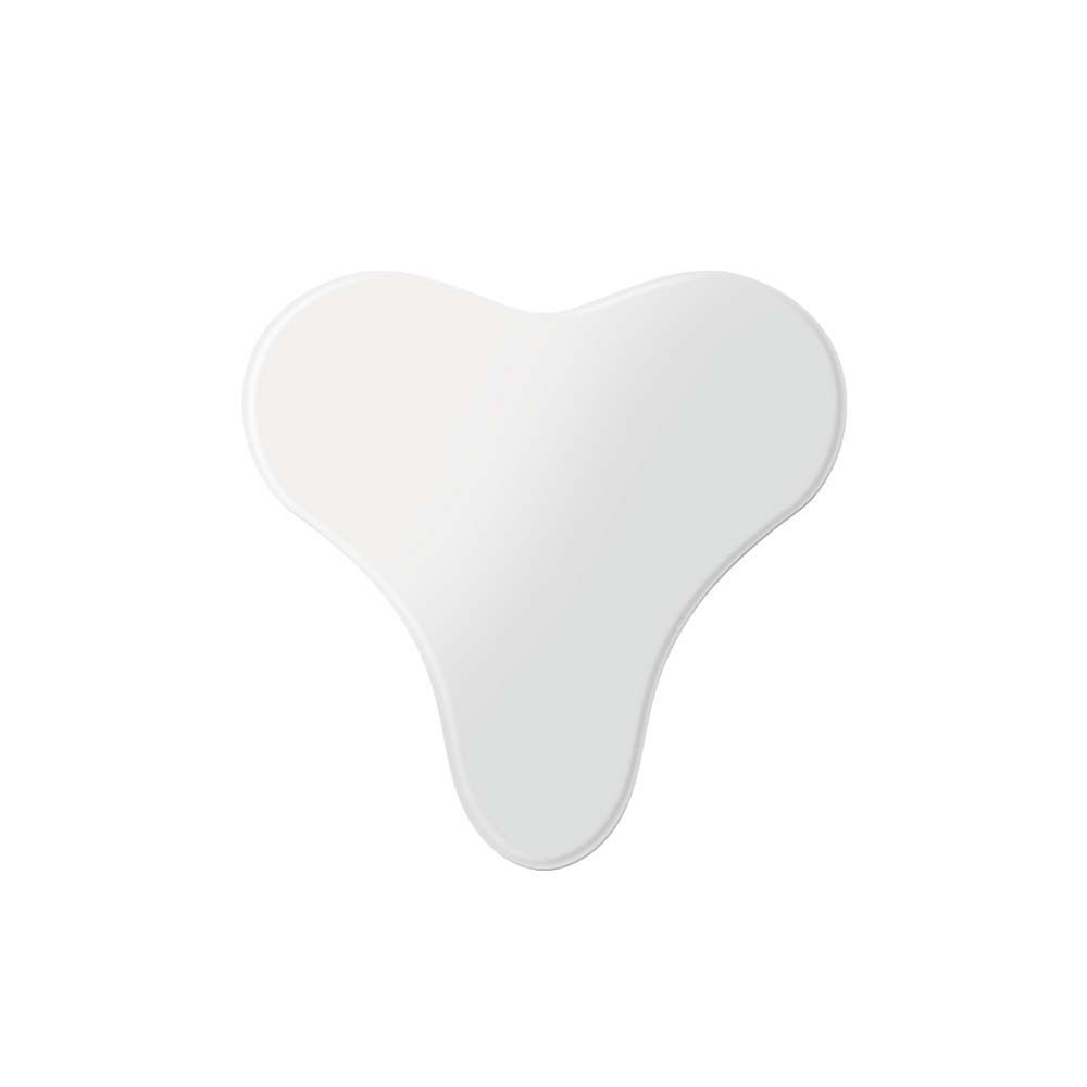 Weißes, herzförmiges Dekolleté Pad mit drei Ausbuchtungen.
