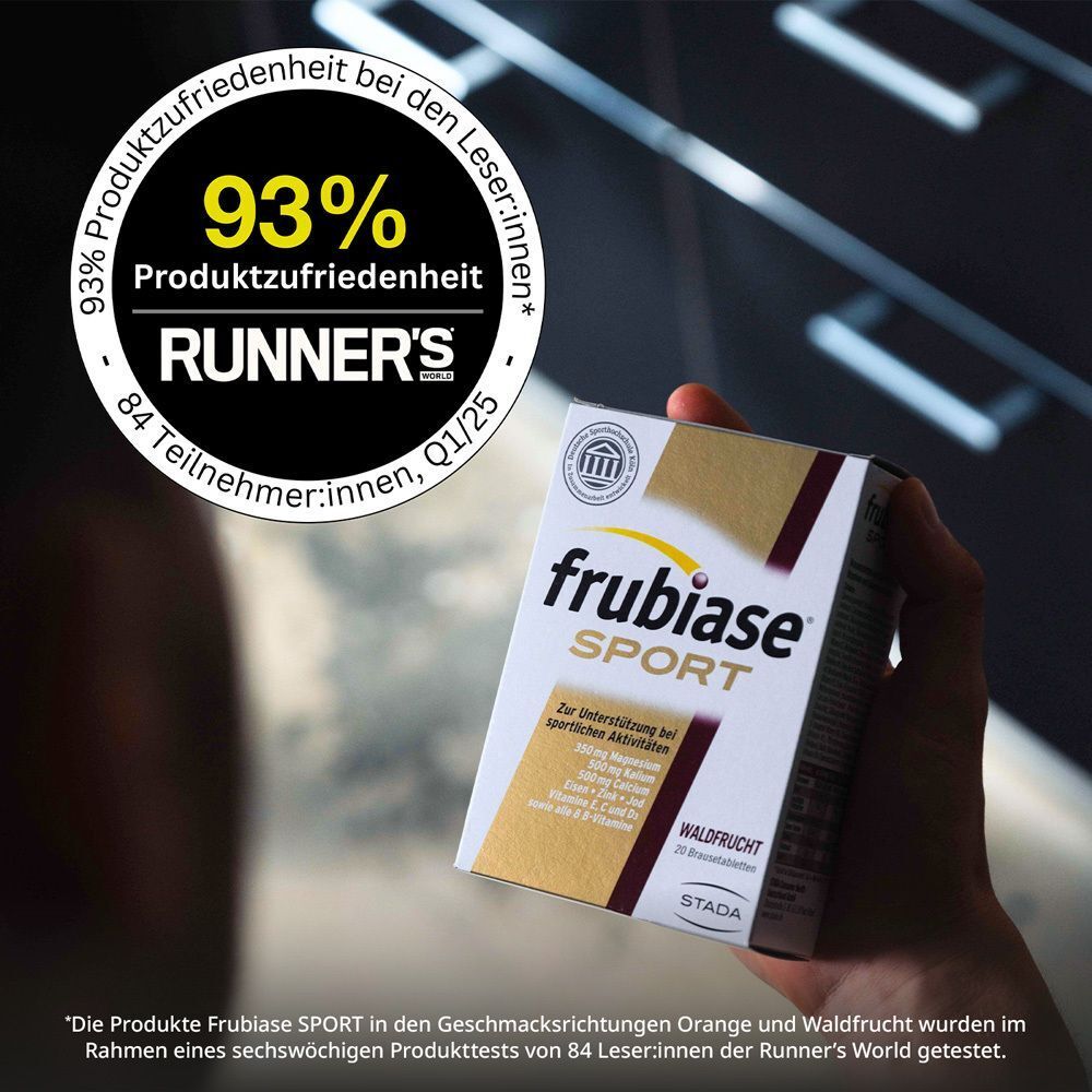 Hand hält frubiase® SPORT-Packung. Aufschrift: 93% Produktzufriedenheit. Runner's World-Logo.