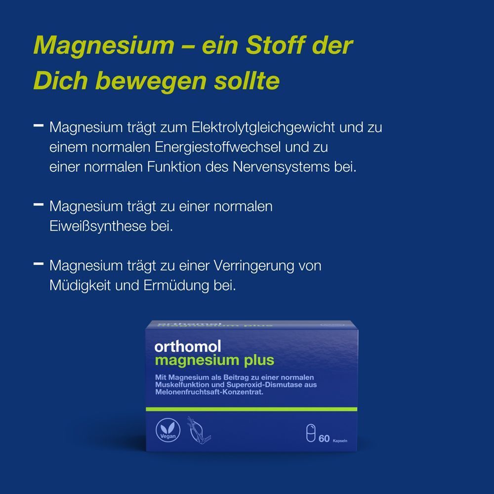 Text auf blauem Hintergrund. Magnesium trägt zum Elektrolytgleichgewicht bei. Orthomol Magnesium Plus und 60 Kapseln.