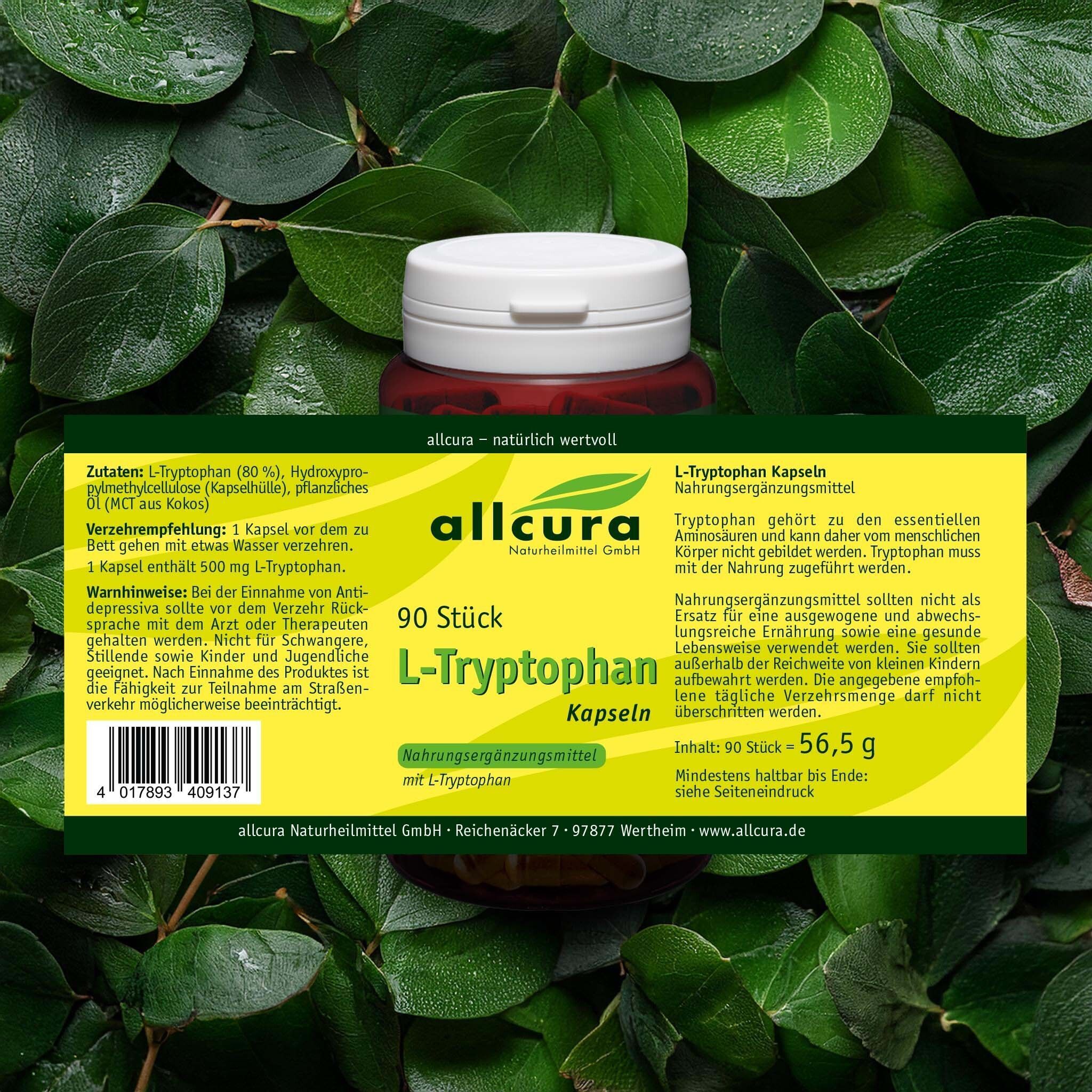 Eine Flasche mit weißem Deckel. Aufschrift: allcura L-Tryptophan Kapseln. 90 Stück. Umgeben von Blättern. Text auf gelbem Etikett.
