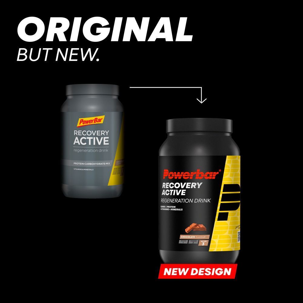 Vergleich von zwei Powerbar-Behältern. Links: älteres Design. Rechts: neues Design. Text: Recovery Active, Regeneration Drink. Schwarzer Hintergrund.
