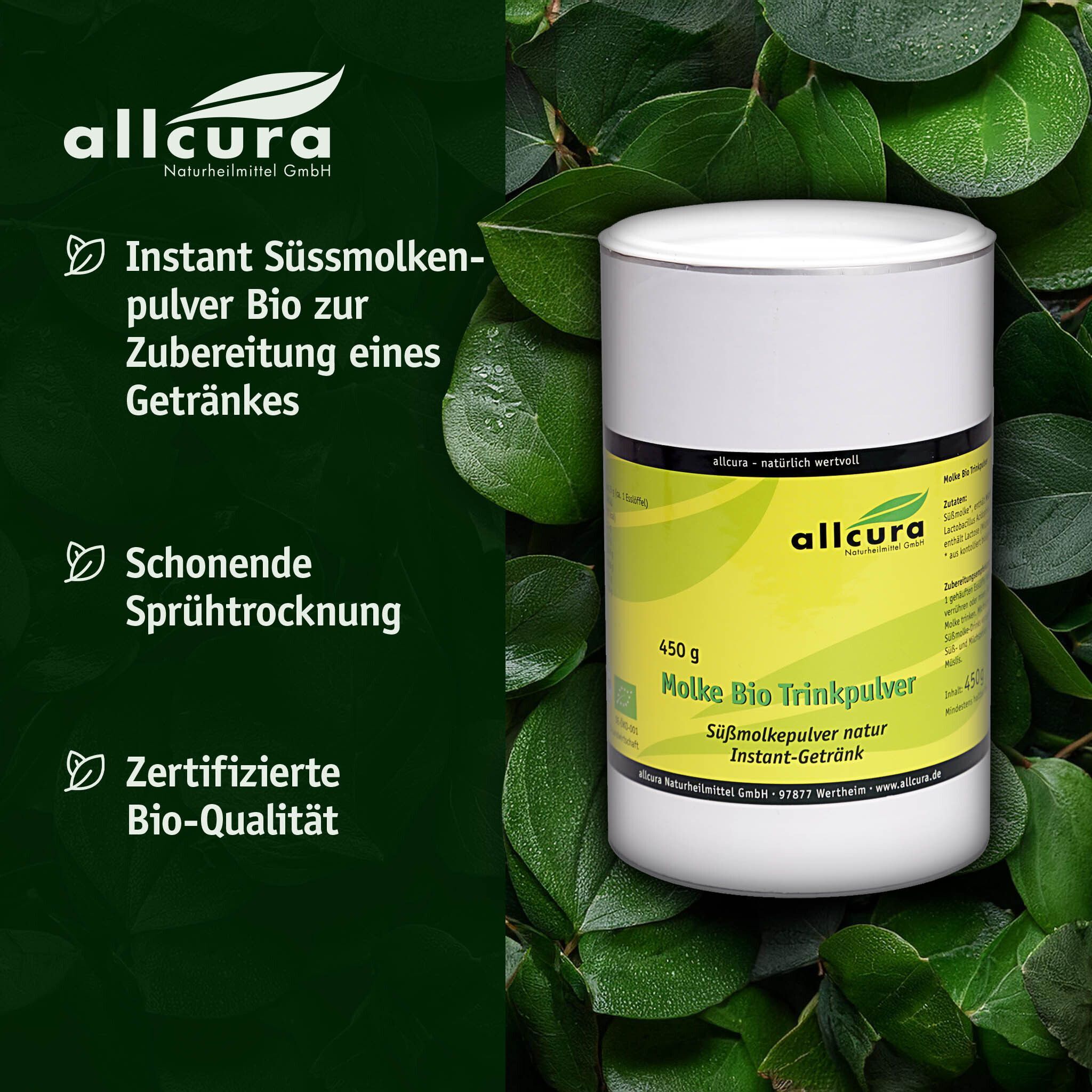 Zylindrischer Behälter mit Etikett. Aufschrift: allcura Molke Bio Trinkpulver. Bio-Siegel. 450 g. Hintergrund: Blätter.