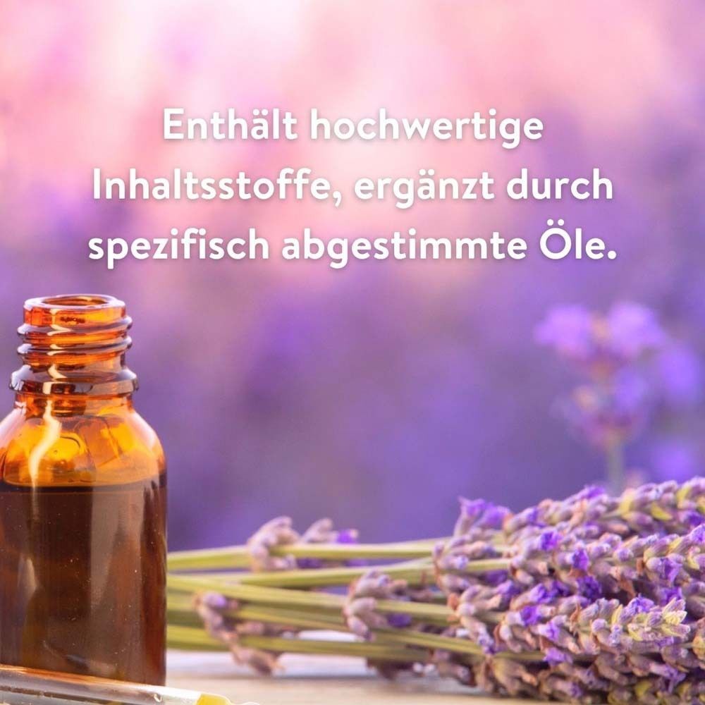 Braune Glasflasche mit Öl und Lavendelblüten. Text: Enthält hochwertige Inhaltsstoffe, ergänzt durch spezifisch abgestimmte Öle.
