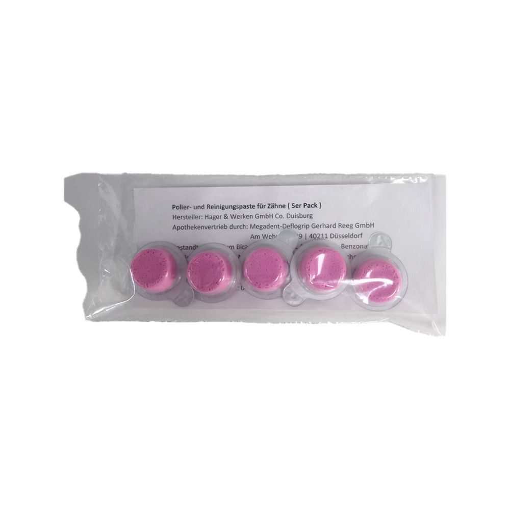 Blisterpackung mit fünf rosa Tabletten. Klarsichtverpackung mit Text. Produktname und Herstellerinformationen sind sichtbar.